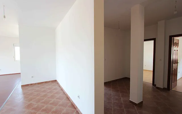 Wohnungen in einem Mehrfamilienhaus in Sutomore — photo 7